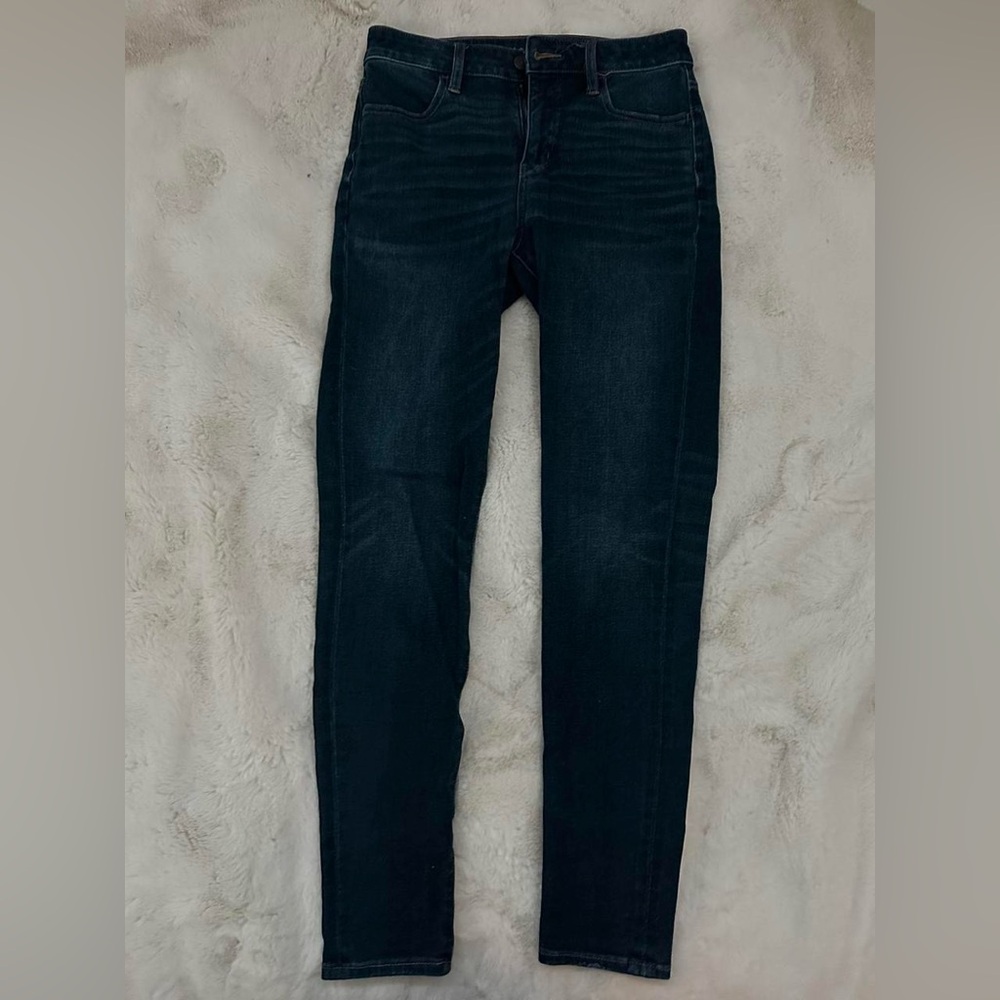 American Eagle dark wash skinny jeans